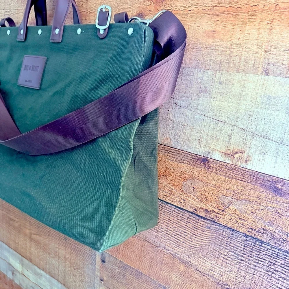 NWOT Line Of Trade Olive Canvas Weekender Bag